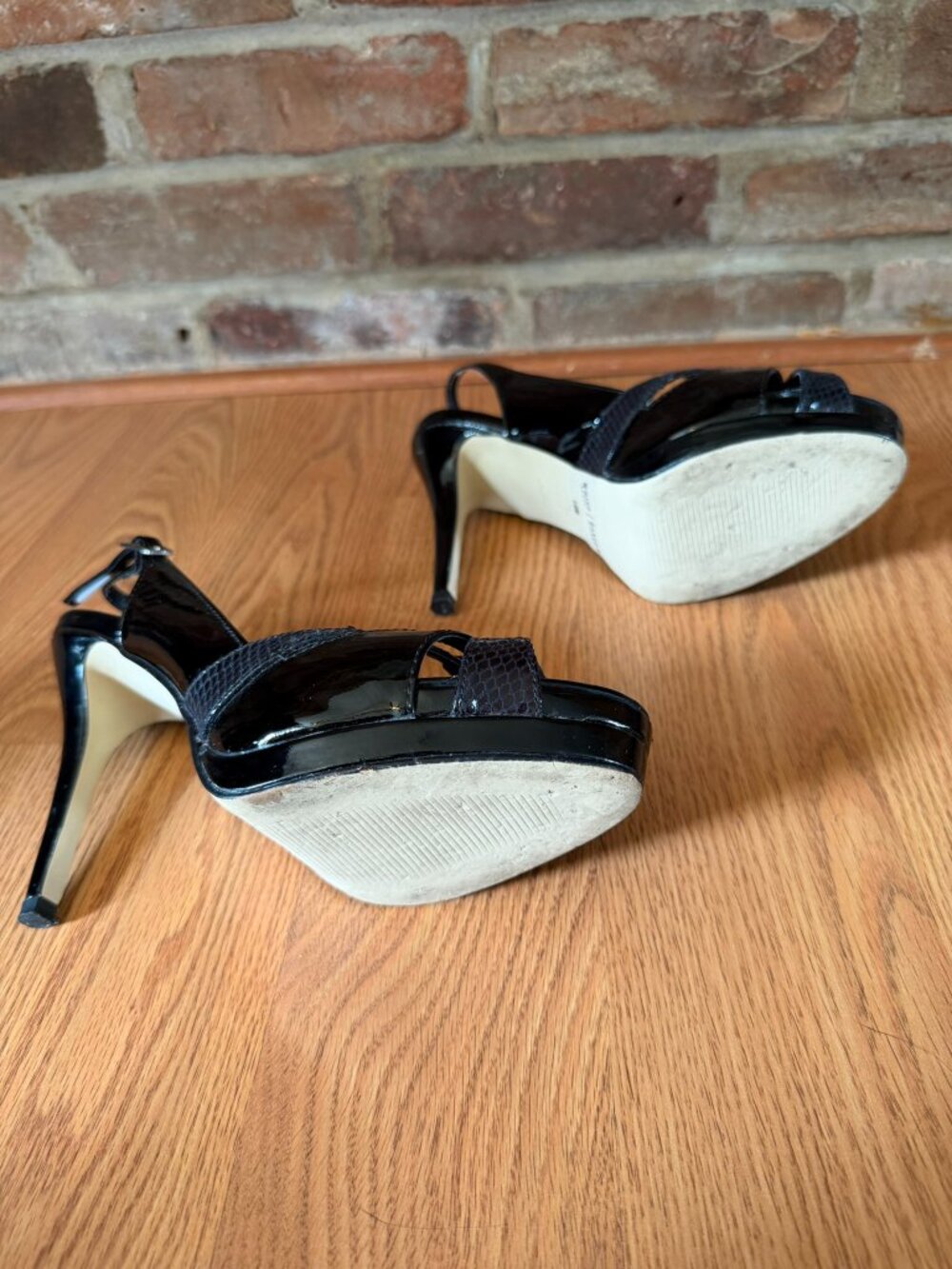 White House Black Market Vera Slingback Stiletto Pumps • Black • Size 7.5 - Picture 11 of 12